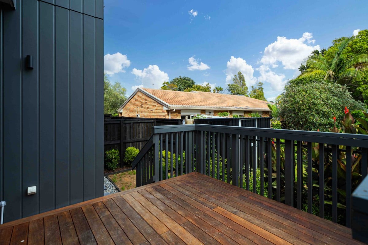 Must Sell, All Offers Considered, Double Westlake High School Zone, 174m2 4 beds + multi-purpose room 3 baths home with garage, 5/7 Alma Road, Milford, Auckland
