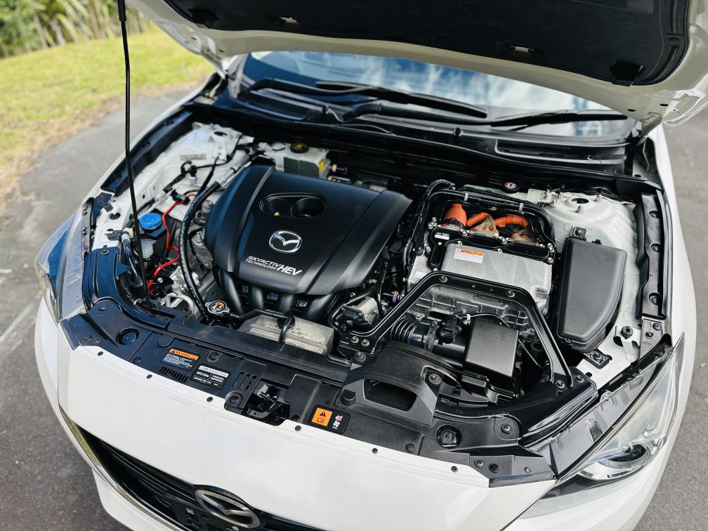 2015 Mazda Axela 20S HYBRID !! HIGH SPEC !! Sedan Automatic, New Import, 2,000 cc, 45,462 km