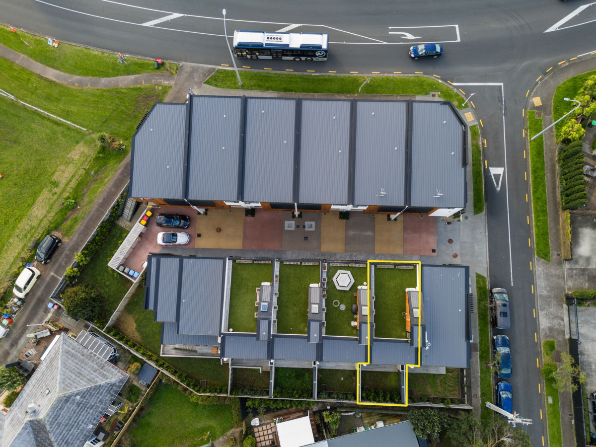 Enquiries Over $1,500,000, 3 beds 3.5 baths home with garage, Freehold title with no body corporate, CCC and titles issued, 12-month maintenance period from settlement, CV: $1,850,000, Individual or bulk purchase options available. 1B Colenso Place Mission Bay, Auckland