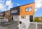 For rent, No Pet, No smoker, 2 beds 1.5 baths townhouse with car park, Available now, 18 Kaititiko Road, Karaka, Auckland