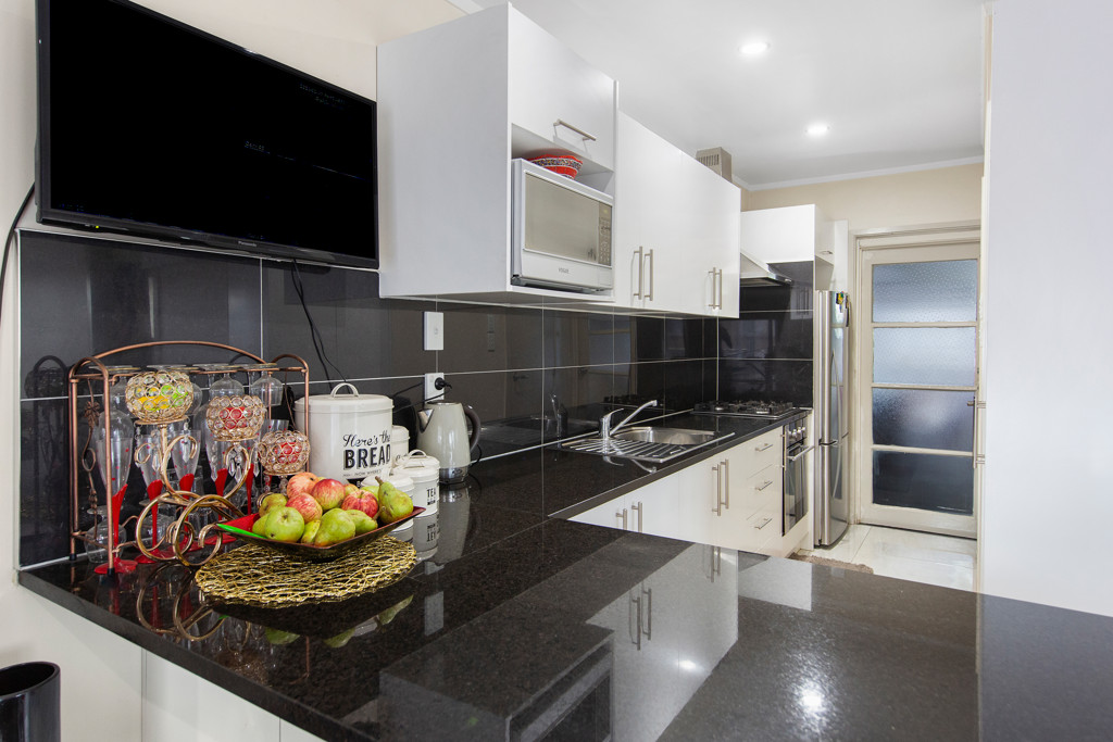 Present Your Offer !! Motivated Owner, Brick and tile 1 bed 1 bath unit with car parks and private courtyard, 3/10 Lotus Lane, Mangere East, Auckland
