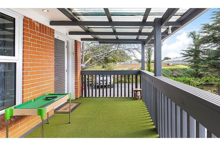 Present Your Offer !! Motivated Owner, Brick and tile 1 bed 1 bath unit with car parks and private courtyard, 3/10 Lotus Lane, Mangere East, Auckland