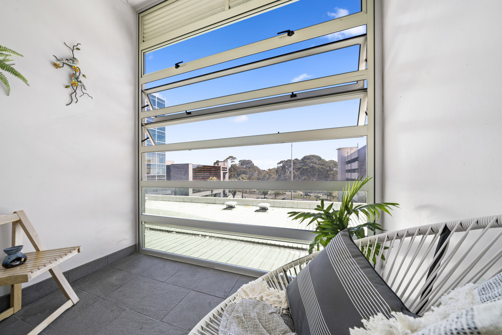 36m2 1 bed 1 bath apartment with 1 car park, 301/17 Amersham Way, Manukau, Auckland