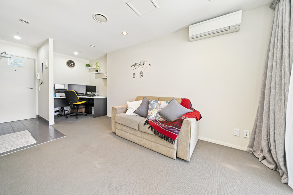 36m2 1 bed 1 bath apartment with 1 car park, 301/17 Amersham Way, Manukau, Auckland