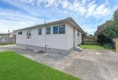 607m2 section, Renovated 3 beds 1 bath house with a large single garage plus a generous utility room, currently rented for $680 per week, 14 Bedlington Avenue, Manurewa, Auckland
