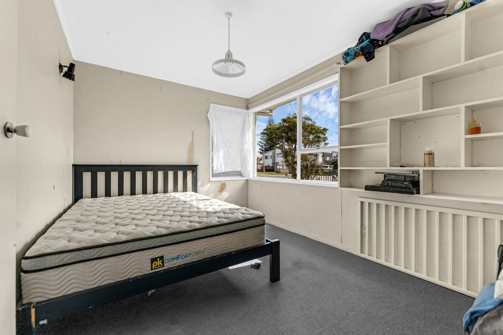 607m2 section, Renovated 3 beds 1 bath house with a large single garage plus a generous utility room, currently rented for $680 per week, 14 Bedlington Avenue, Manurewa, Auckland