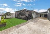 Owners Moving Aussie, Renovated 3 beds 1 bath house, Manurewa South School right next door, Manurewa, Auckland