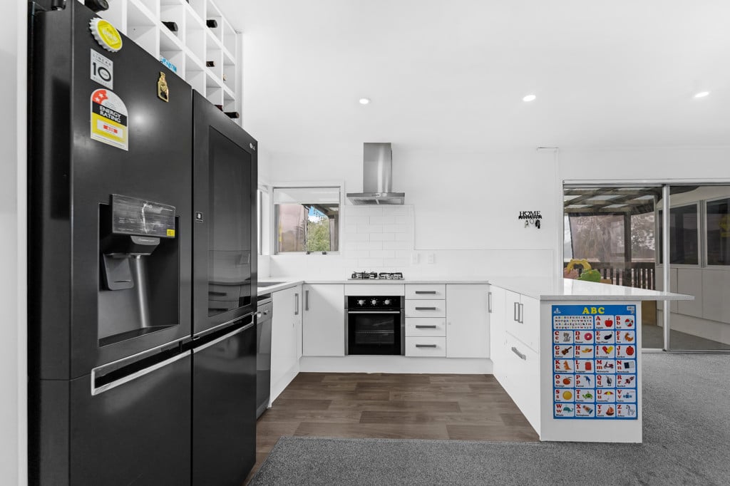 Owners Moving Aussie, Renovated 3 beds 1 bath house, Manurewa South School right next door, Manurewa, Auckland