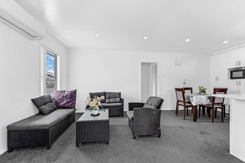 Owners Moving Aussie, Renovated 3 beds 1 bath house, Manurewa South School right next door, Manurewa, Auckland