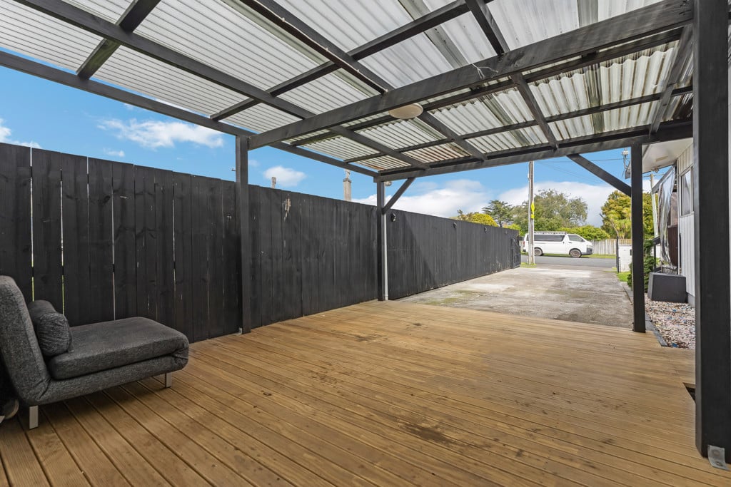 Owners Moving Aussie, Renovated 3 beds 1 bath house, Manurewa South School right next door, Manurewa, Auckland