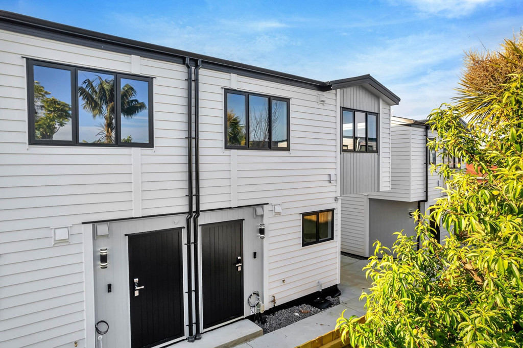 Brandnew 4 beds 2.5 baths home with car parks, Manurewa, Auckland