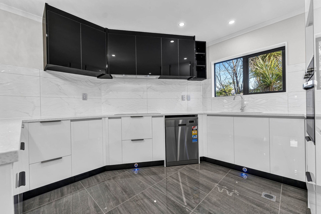 Brandnew 4 beds 2.5 baths home with car parks, Manurewa, Auckland