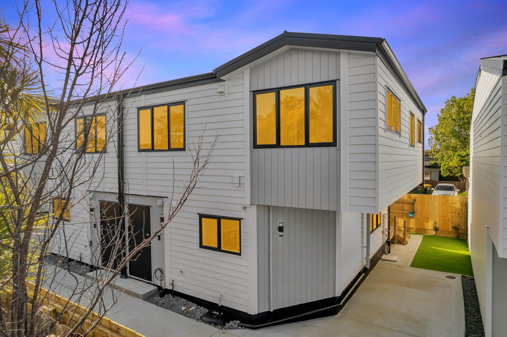 Brandnew 4 beds 2.5 baths home with car parks, Manurewa, Auckland