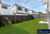 Standalone 4 beds 2.5 baths home with garage, Weymouth, Auckland