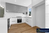 Standalone 4 beds 2.5 baths home with garage, Weymouth, Auckland