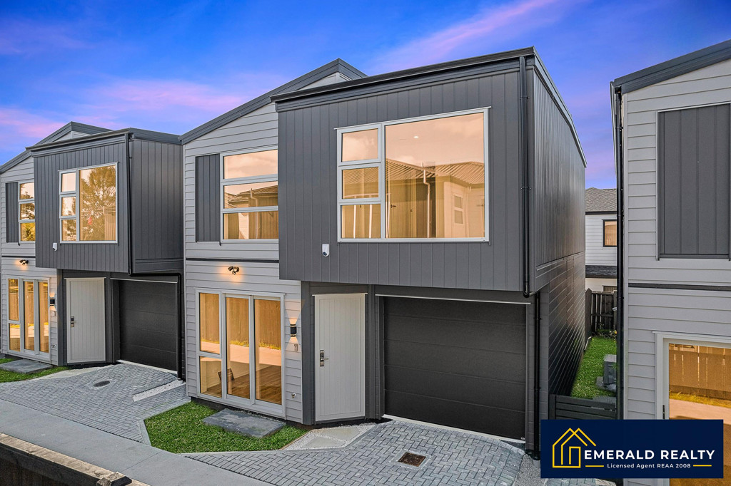 Standalone 4 beds 2.5 baths home with garage, Weymouth, Auckland
