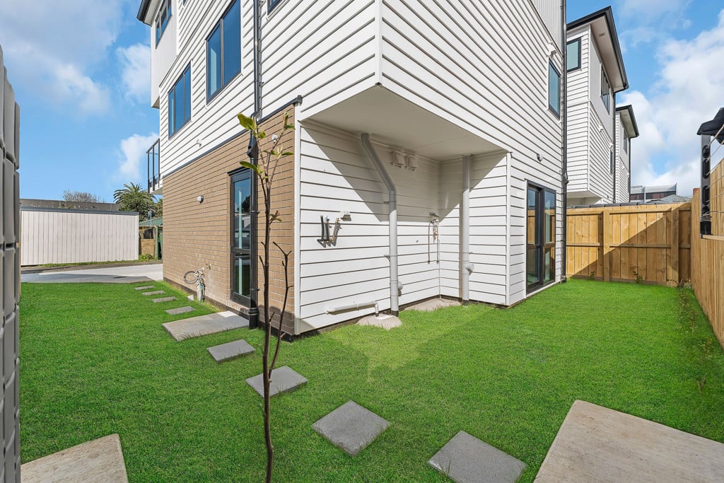180m2 Brandnew standalone 4 beds 3 baths home with garage, Otahuhu, Auckland