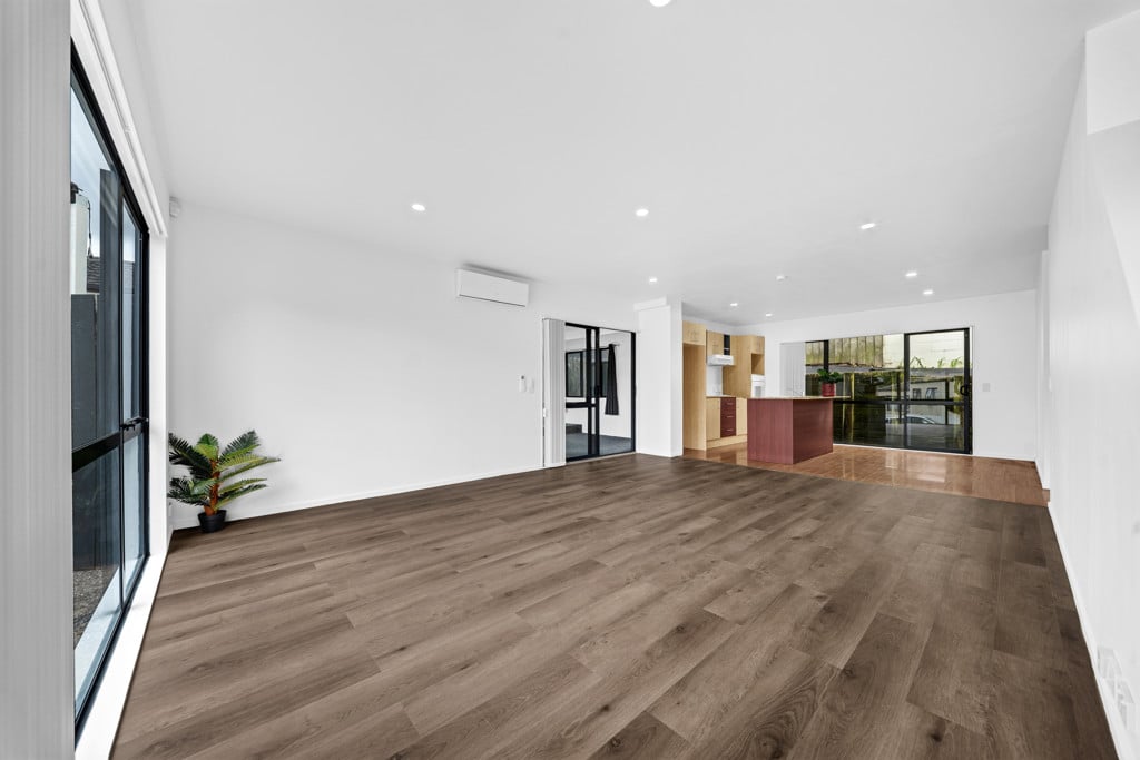 Motivated owners, 3 beds 1.5 baths home with garage, 19 Rakich Place, Henderson, Auckland