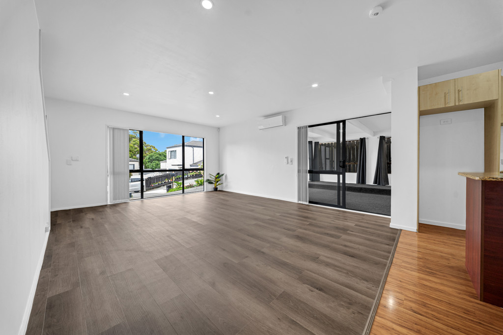 Motivated owners, 3 beds 1.5 baths home with garage, 19 Rakich Place, Henderson, Auckland