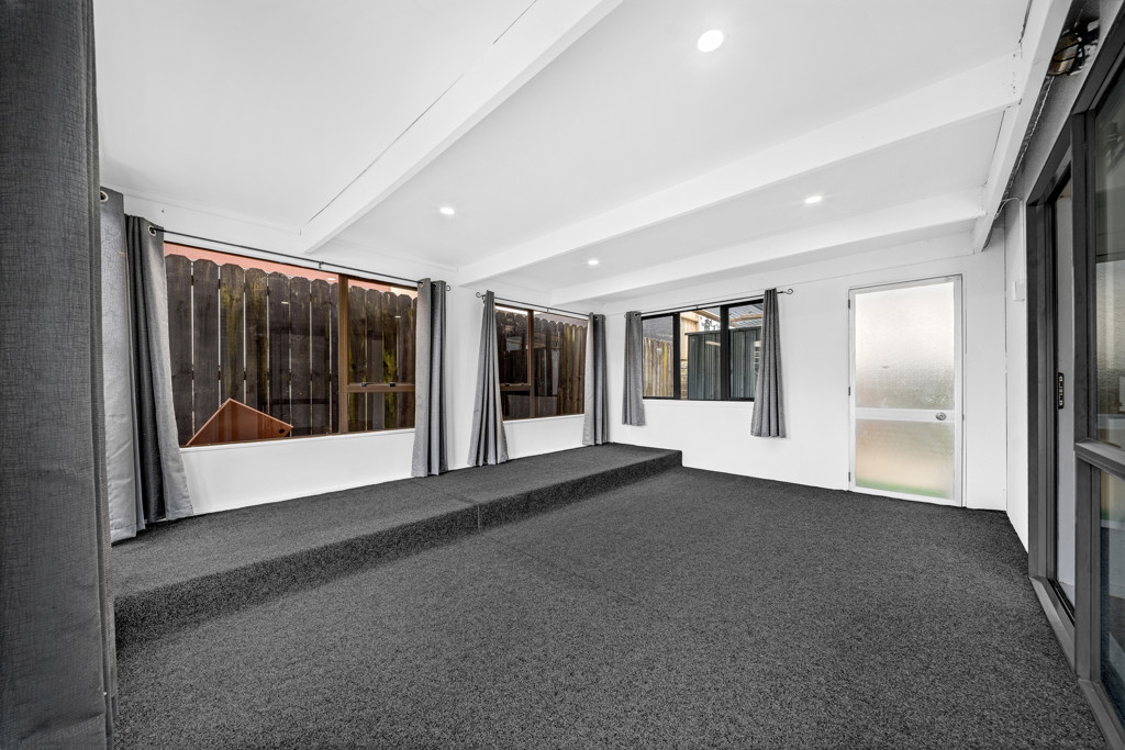 Motivated owners, 3 beds 1.5 baths home with garage, 19 Rakich Place, Henderson, Auckland