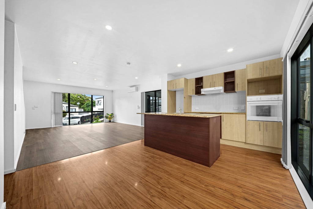 Motivated owners, 3 beds 1.5 baths home with garage, 19 Rakich Place, Henderson, Auckland