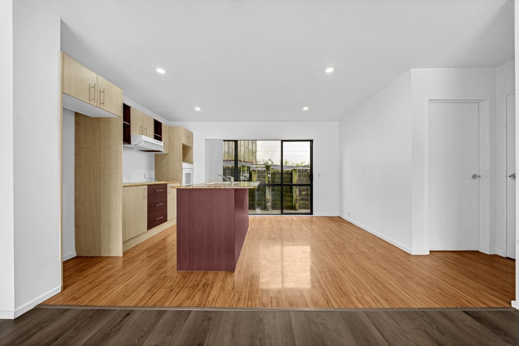 Motivated owners, 3 beds 1.5 baths home with garage, 19 Rakich Place, Henderson, Auckland