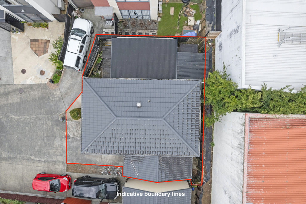 Motivated owners, 3 beds 1.5 baths home with garage, 19 Rakich Place, Henderson, Auckland