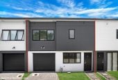 4 beds 2.5 baths home with garage, 3/30 Arnwood Street, Manurewa, Auckland