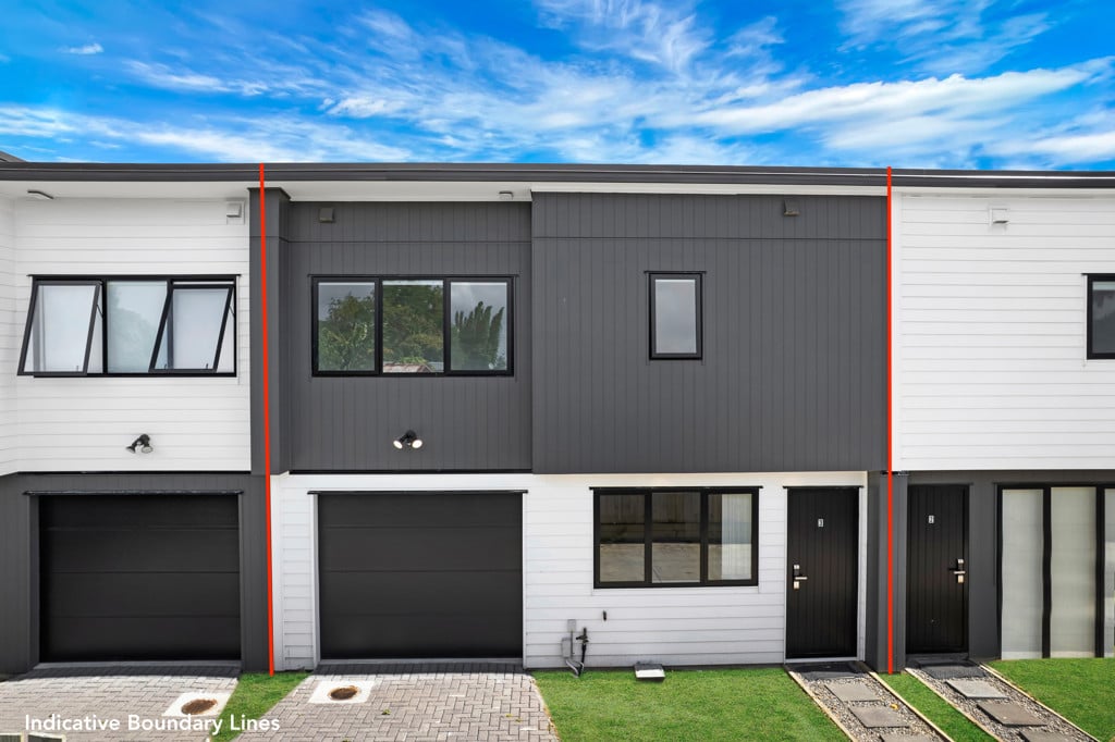 4 beds 2.5 baths home with garage, 3/30 Arnwood Street, Manurewa, Auckland