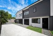 4 beds 2.5 baths home with garage, 3/30 Arnwood Street, Manurewa, Auckland