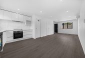 4 beds 2.5 baths home with garage, 3/30 Arnwood Street, Manurewa, Auckland