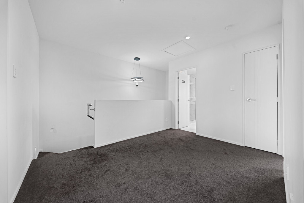 4 beds 2.5 baths home with garage, 3/30 Arnwood Street, Manurewa, Auckland