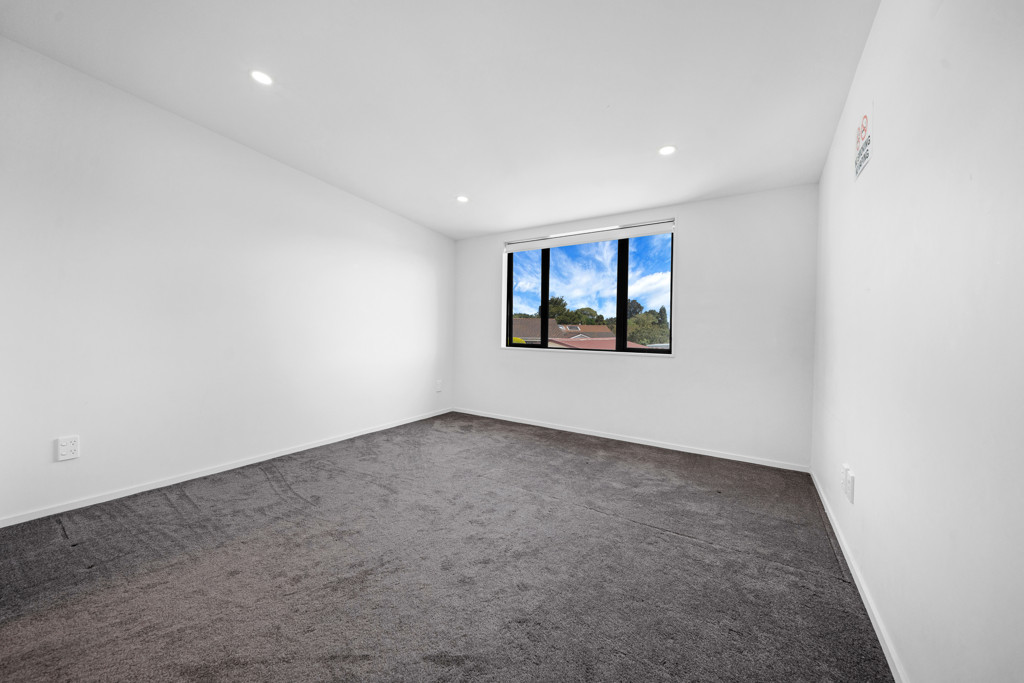 4 beds 2.5 baths home with garage, 3/30 Arnwood Street, Manurewa, Auckland