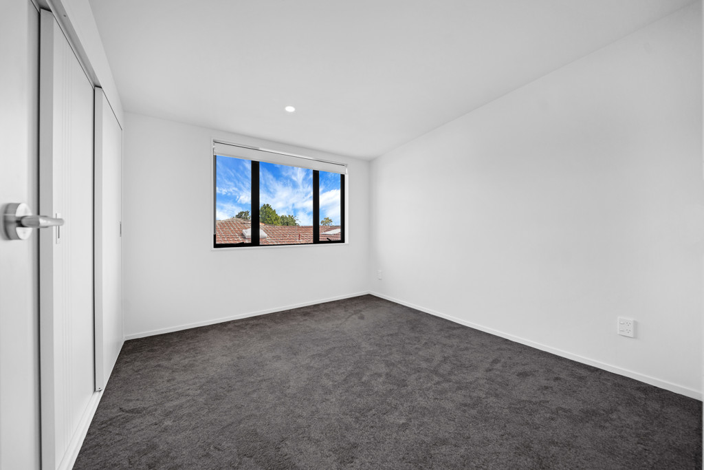 4 beds 2.5 baths home with garage, 3/30 Arnwood Street, Manurewa, Auckland