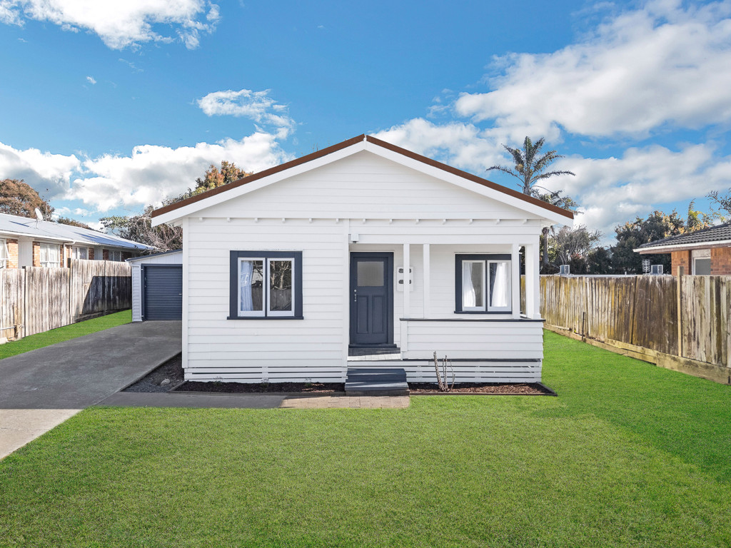 Renovated 3 beds 1 bath house with garage, 7B Church Street, Otahuhu, Auckland