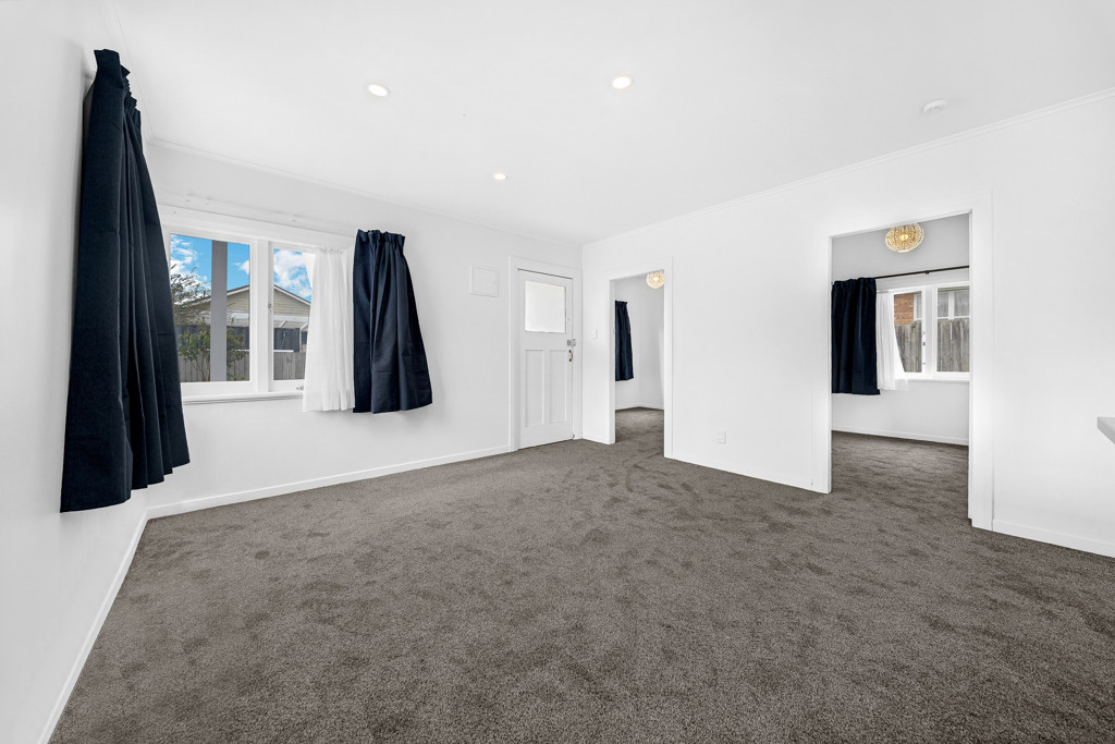 Renovated 3 beds 1 bath house with garage, 7B Church Street, Otahuhu, Auckland