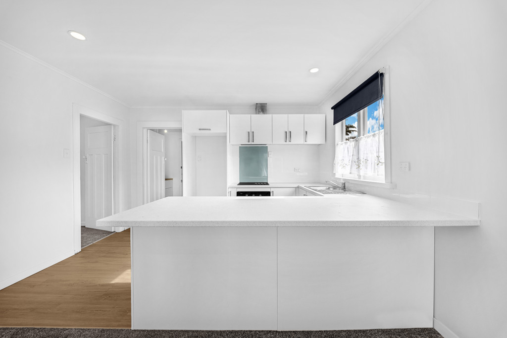 Renovated 3 beds 1 bath house with garage, 7B Church Street, Otahuhu, Auckland