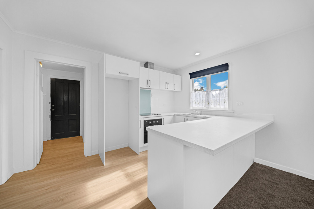 Renovated 3 beds 1 bath house with garage, 7B Church Street, Otahuhu, Auckland