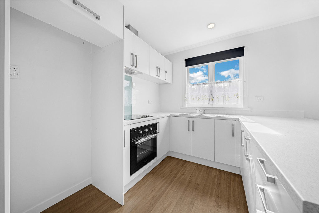 Renovated 3 beds 1 bath house with garage, 7B Church Street, Otahuhu, Auckland
