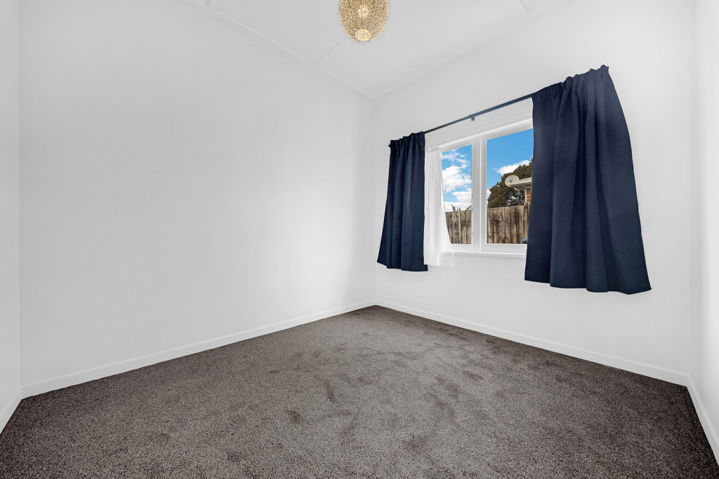 Renovated 3 beds 1 bath house with garage, 7B Church Street, Otahuhu, Auckland