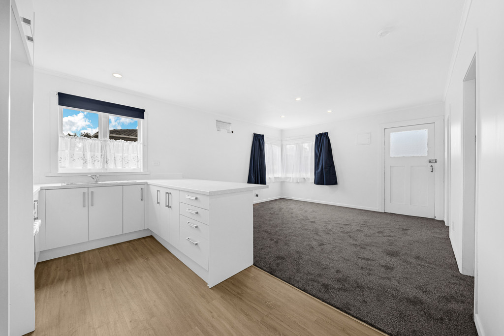 Renovated 3 beds 1 bath house with garage, 7B Church Street, Otahuhu, Auckland