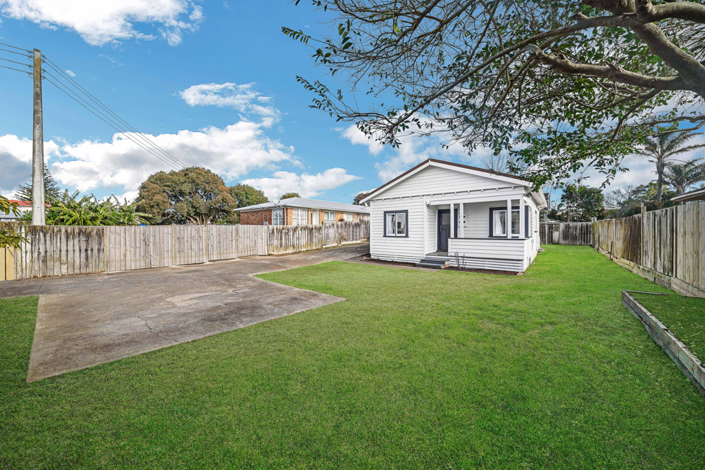 Renovated 3 beds 1 bath house with garage, 7B Church Street, Otahuhu, Auckland