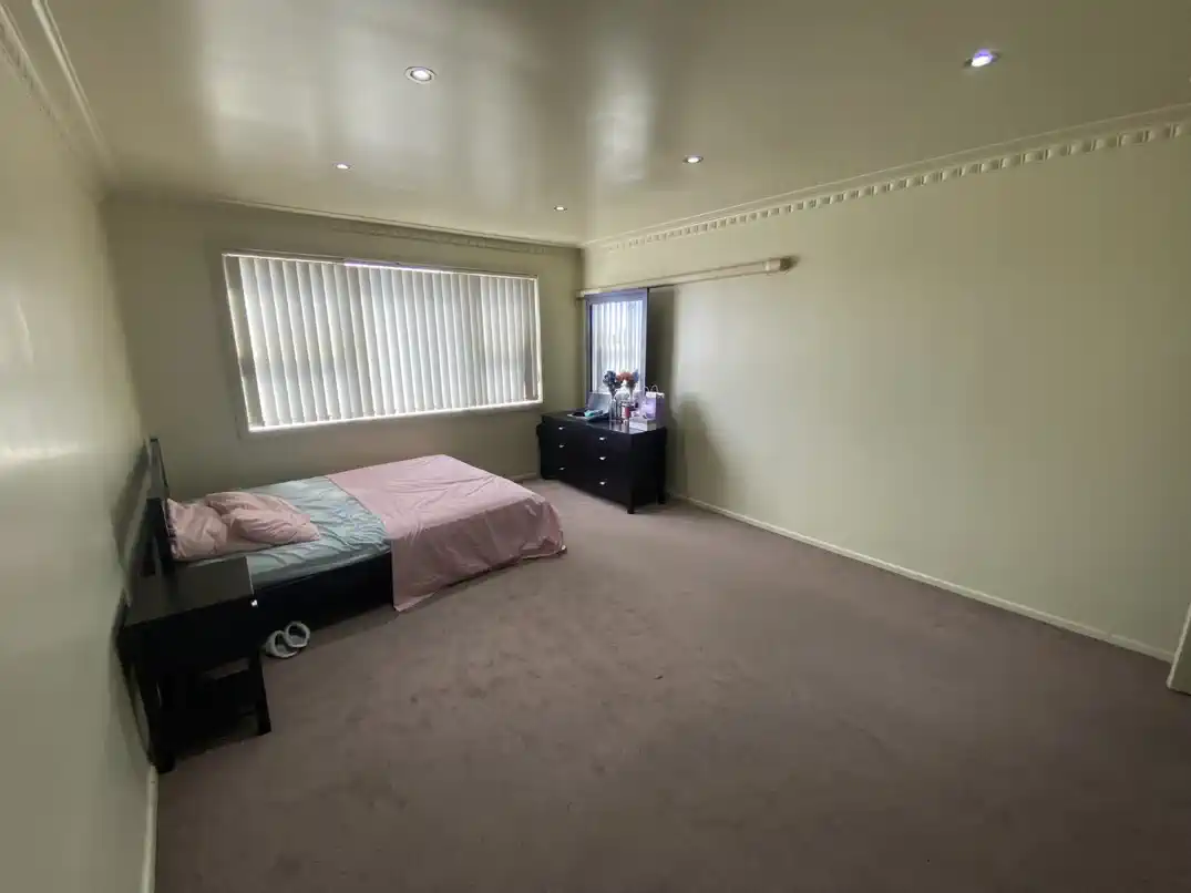For rent, Fully furnished 3 beds 1 bath unit with 2 car parks, Available from 16th September, 1/24 Atkinson Avenue, Otahuhu, Auckland