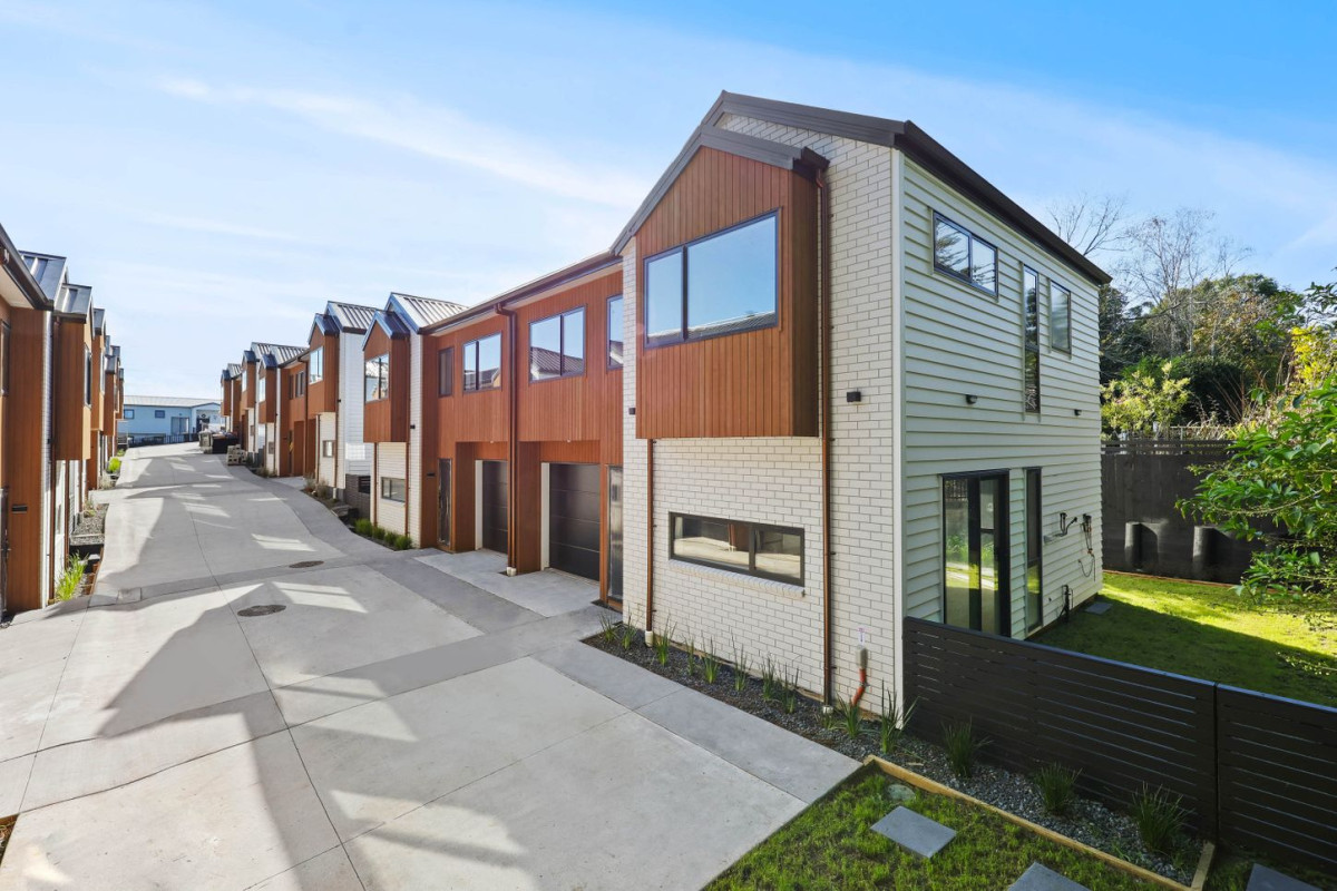 Price Dropped Again, Bring Your Offer, Brandnew freehold 3 beds 2.5 baths duplex home with garage, Next to a peaceful reserve, All conjunctions welcome – higher split offered. Lot 3 27 Red Hill Road, Papakura, Auckland