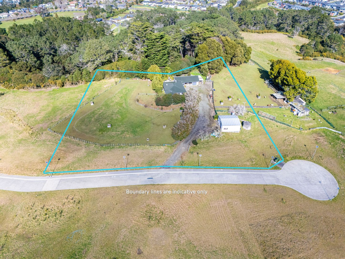 6824m2 Lifestyle section, 3 beds 1 bath house with 4 garage, 116 Chamberlain Road, Massey, Auckland