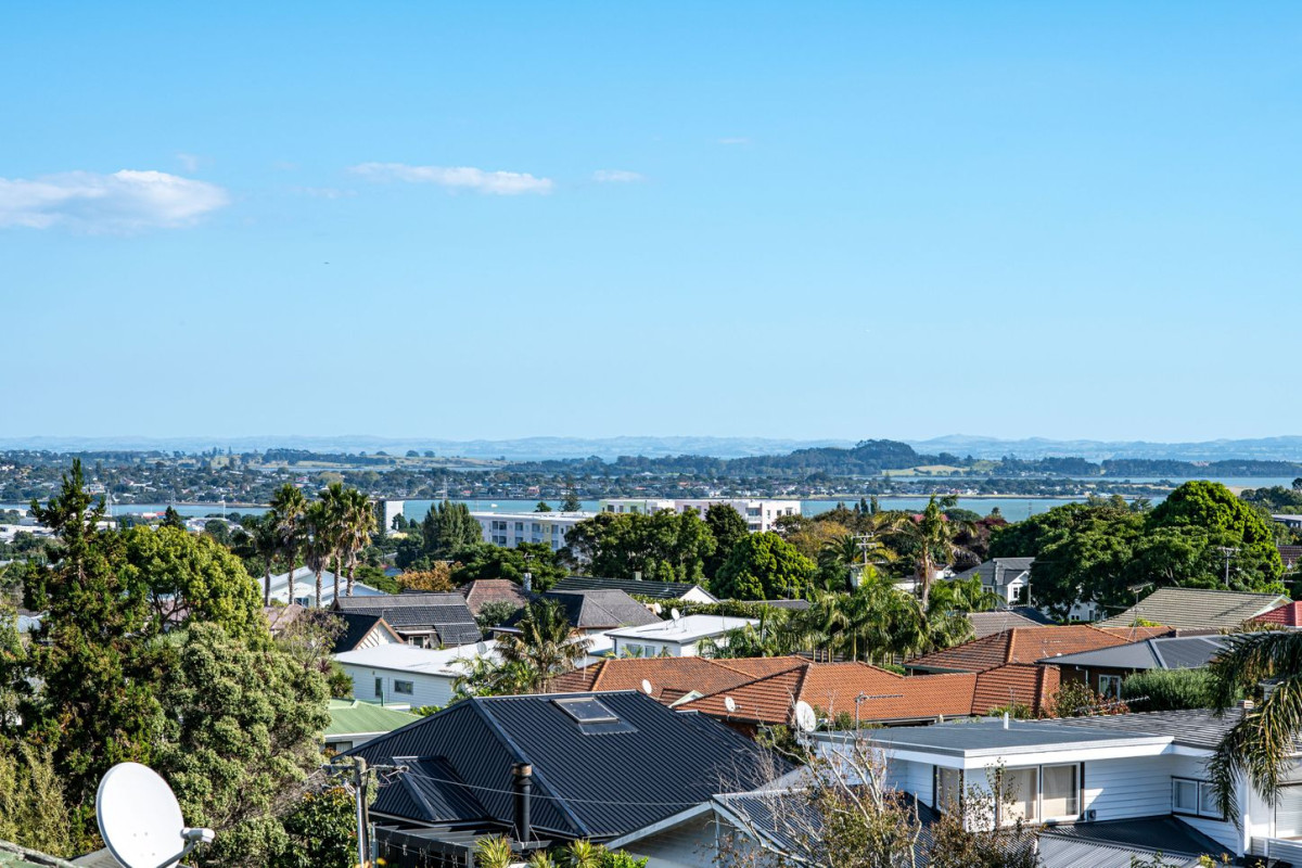 Highly Motivated Vendors, Ignore the CV, 246m2 Brick and tile 5 beds 2 baths house with carport, 55 Athens Road, Onehunga, Auckland