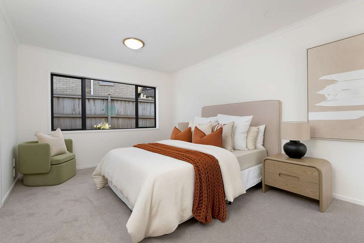 Deceased Estate For Sale After 21 Years, 580m2 section, Brick and tile 4 beds 2 baths house with double garage, 7 Fairford Avenue, Henderson, Auckland