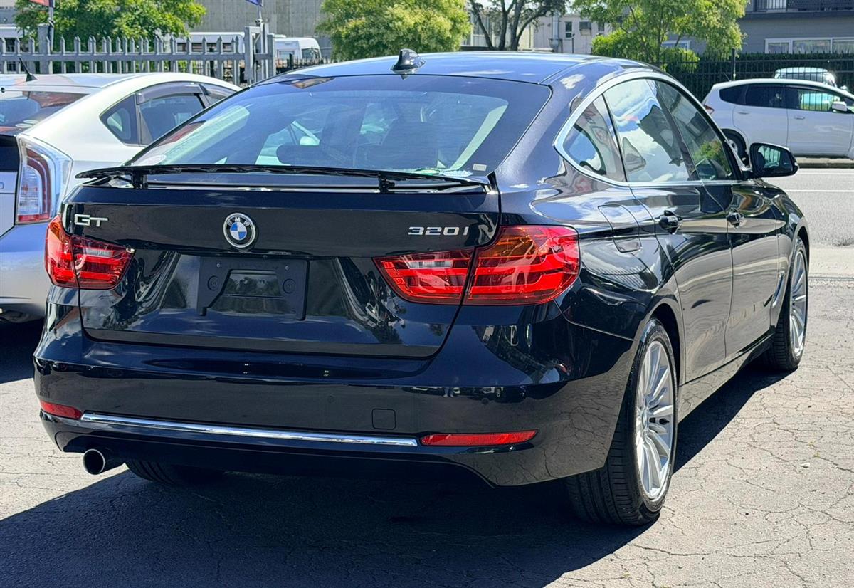 2013 BMW 320i **GT**Leather Seats**Reversing Camera* Sedan Automatic, 1,997 cc, 81,797 km