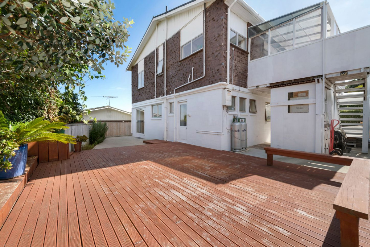 Highly Motivated Vendors, Ignore the CV, 246m2 Brick and tile 5 beds 2 baths house with carport, 55 Athens Road, Onehunga, Auckland