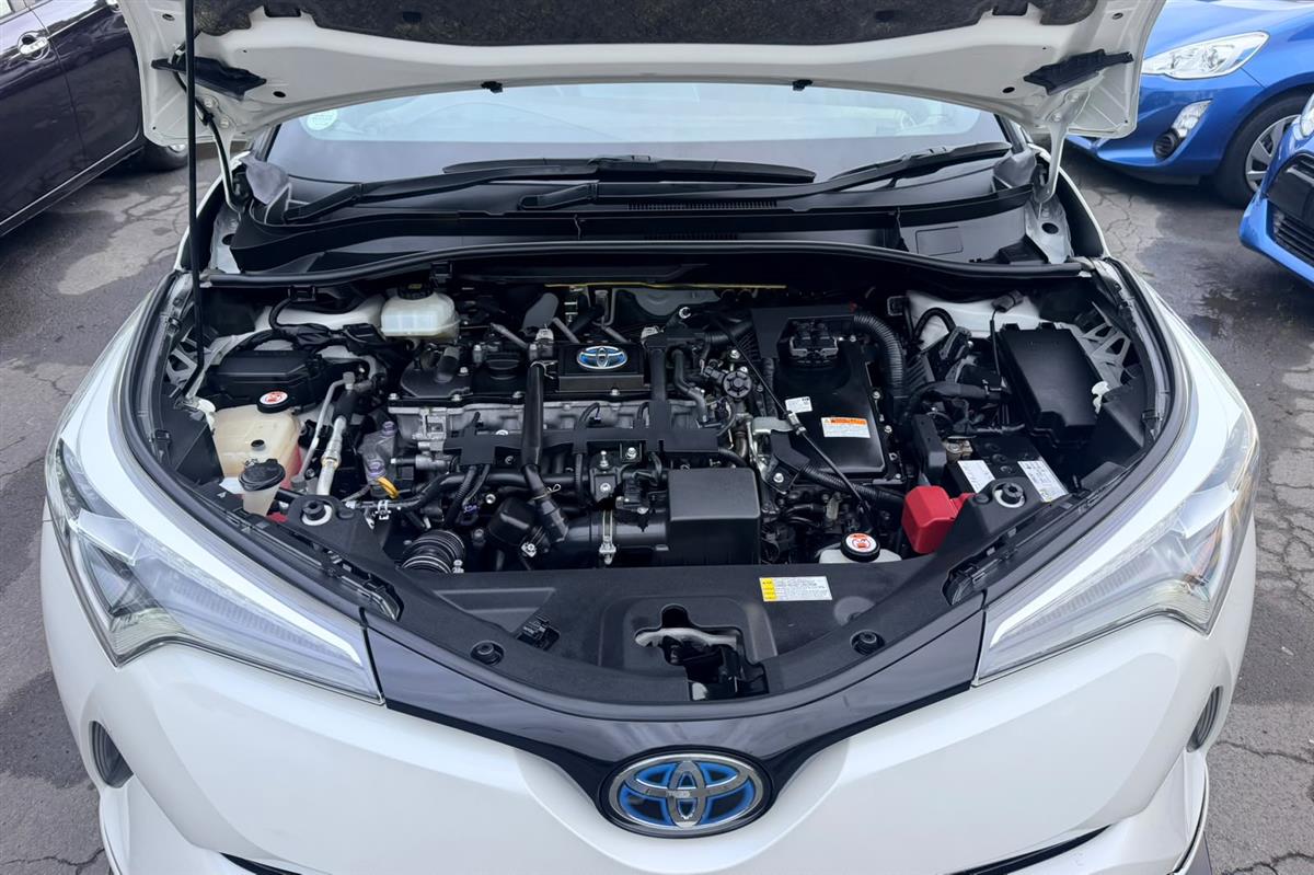 2017 Toyota C-HR G PACKAGE**BODY KIT RV/SUV Automatic, Hybrid, 1,797 cc, 83,198 km